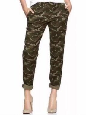 GAP Women's Broken in Straight Leg Camo Khakis
